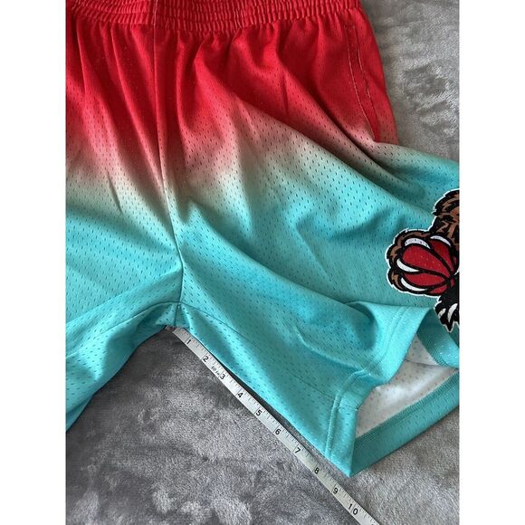 Mitchell & Ness Mens XXL Vancouver Grizzlies Memphis Fadeaway Swingman Shorts - Picture 8 of 9